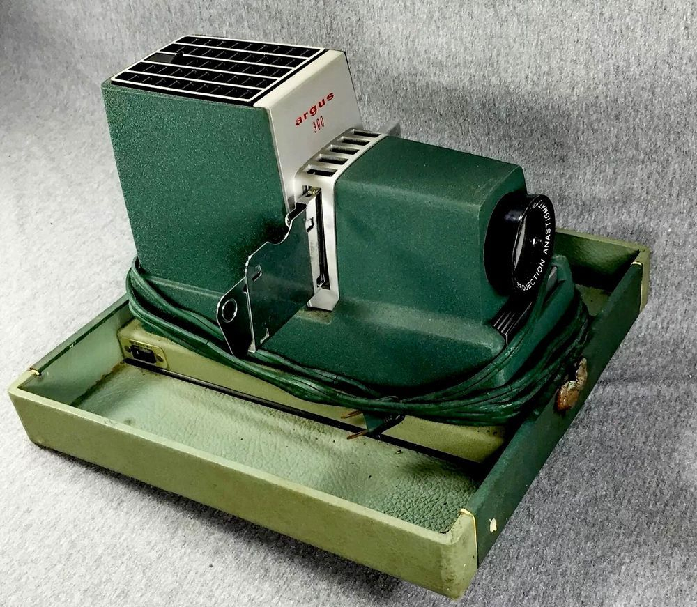 Vintage Argus 300 Slide Projector With Carrying Case Needs Bulb throughout sizing 1000 X 871