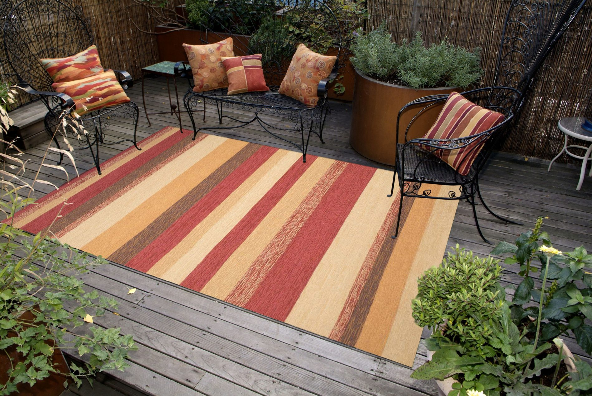10 Incredible Outdoor Rugs Plushrugs in dimensions 1900 X 1272