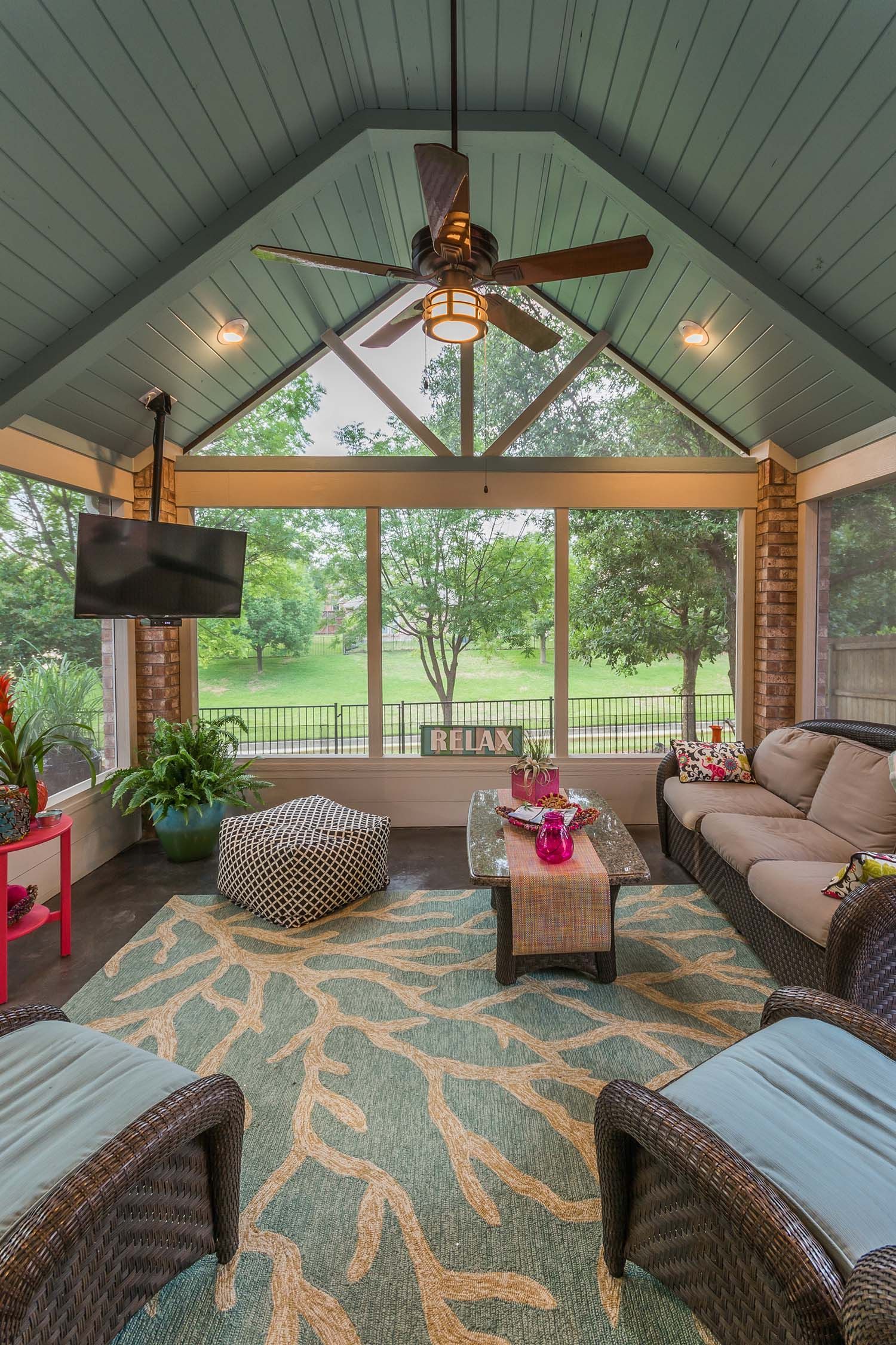 38 Amazingly Cozy And Relaxing Screened Porch Design Ideas Screen in proportions 1500 X 2250
