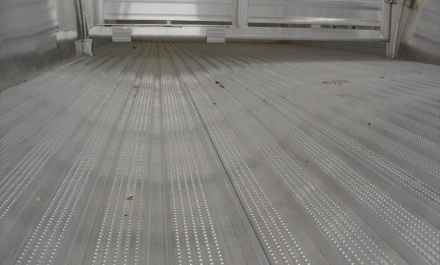 5 Horse Trailer Flooring Options Pros And Cons Horsesoup with regard to size 1024 X 768