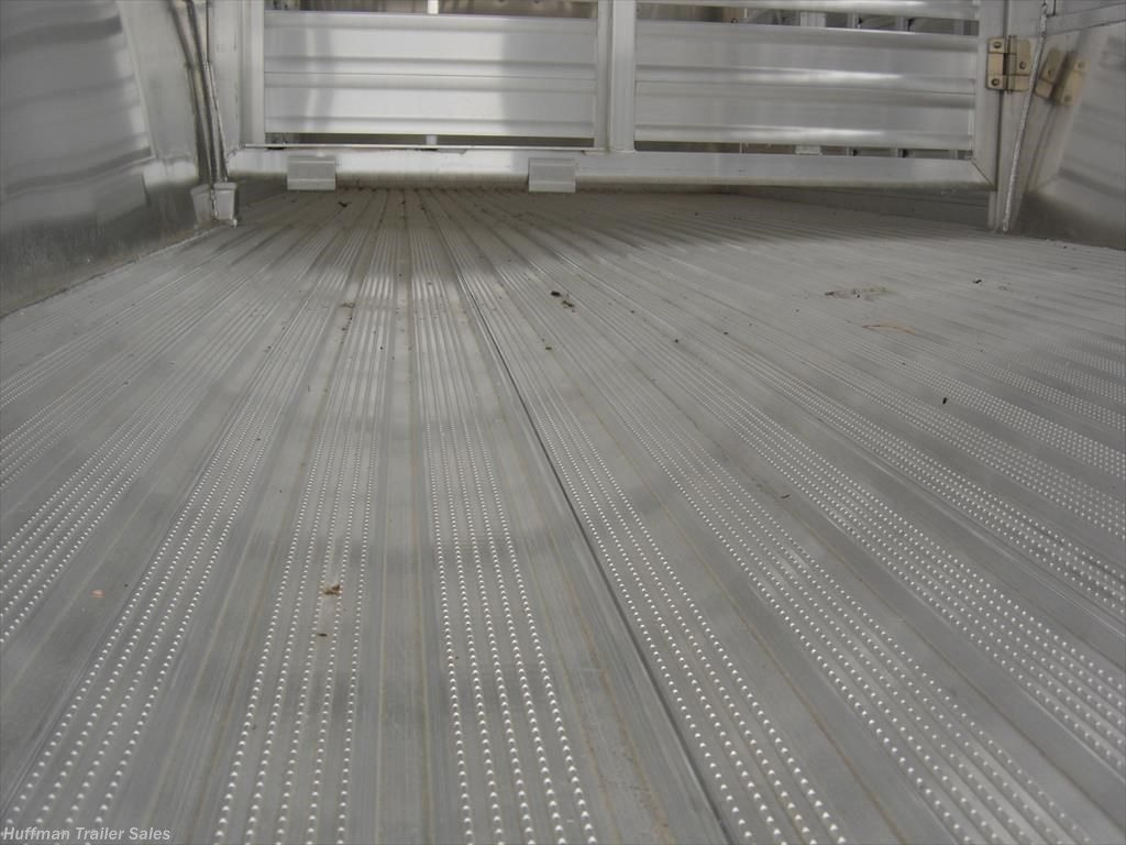 5 Horse Trailer Flooring Options Pros And Cons Horsesoup with regard to size 1024 X 768