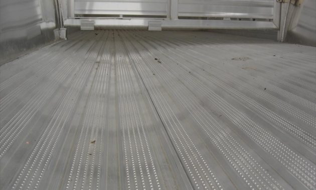 5 Horse Trailer Flooring Options Pros And Cons Horsesoup within sizing 1024 X 768