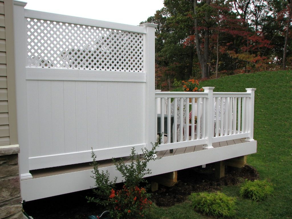 Azek Low Maintenance 6 Deck Privacy Panel With Lattice Top throughout dimensions 1024 X 768