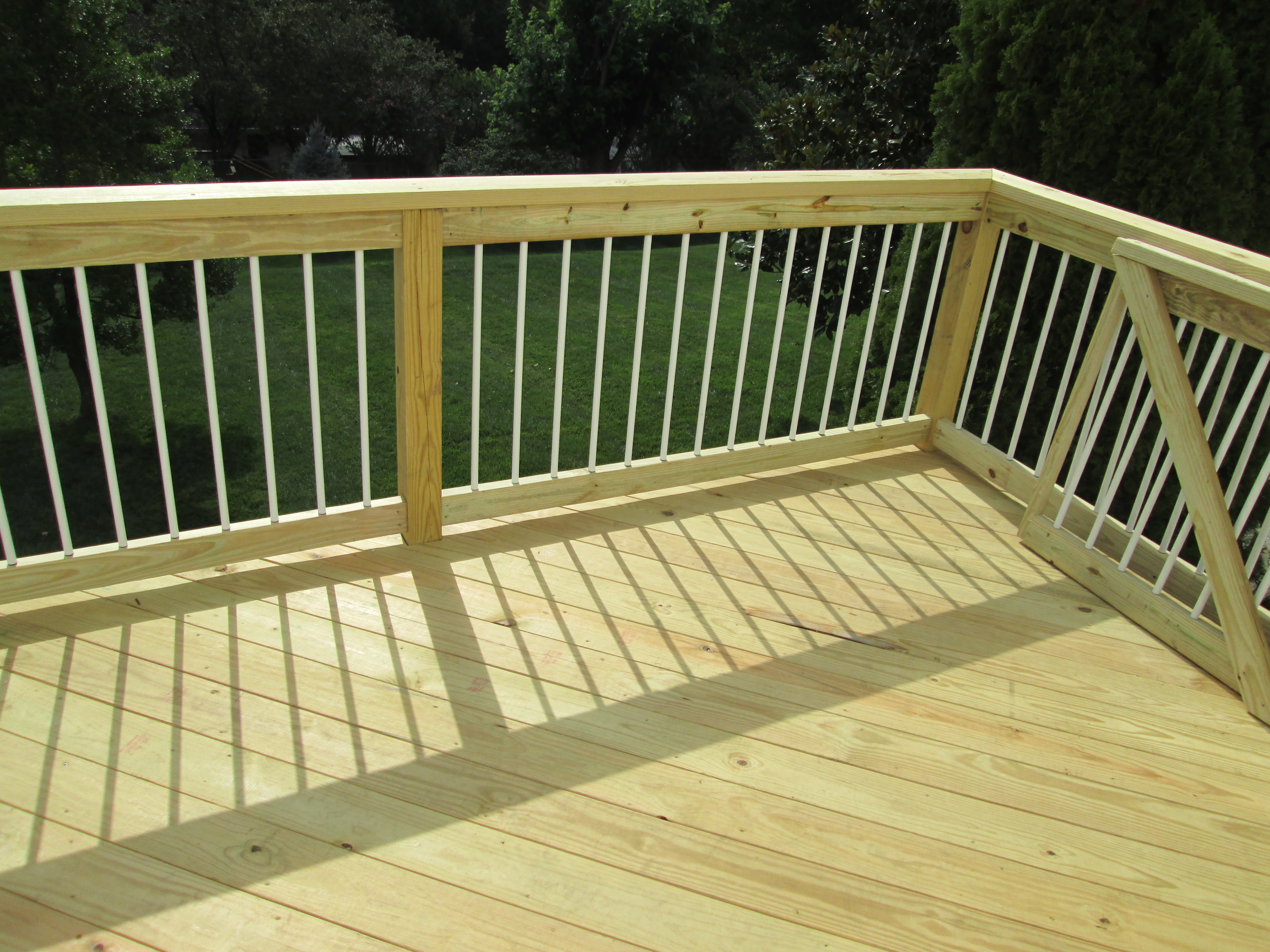 Choosing A Color Scheme For Your Deck St Louis Decks Screened with proportions 4608 X 3456