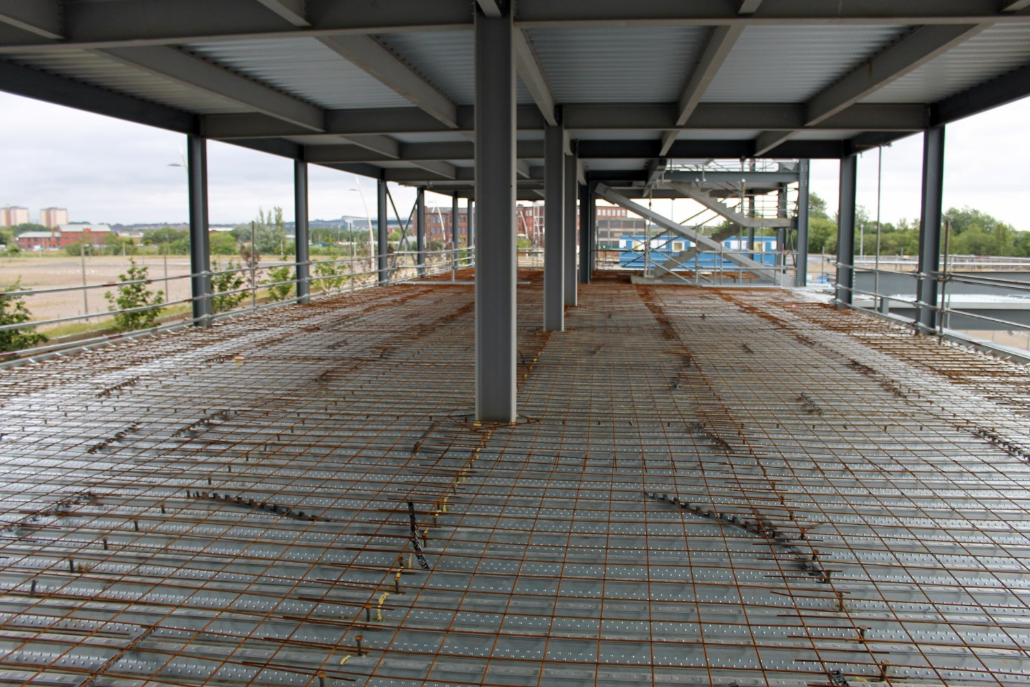 Concreting Northern Steel Decking in size 1500 X 1000