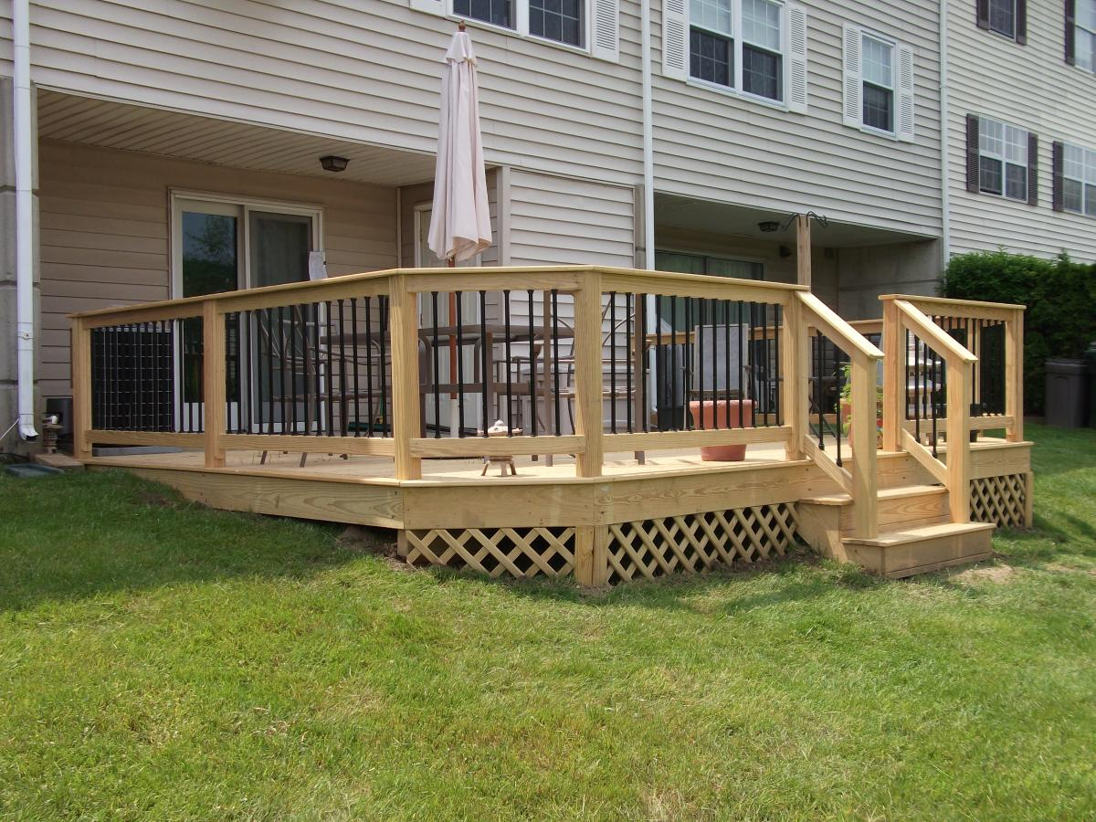 Deck Railing And Spindles Vinyl And Wood Deck Rails Decks R Us for measurements 1200 X 900