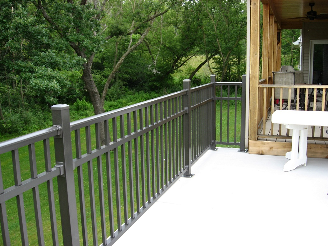 Deck Strong And Stunning Aluminum Deck Balusters For Your Deck in proportions 1056 X 792