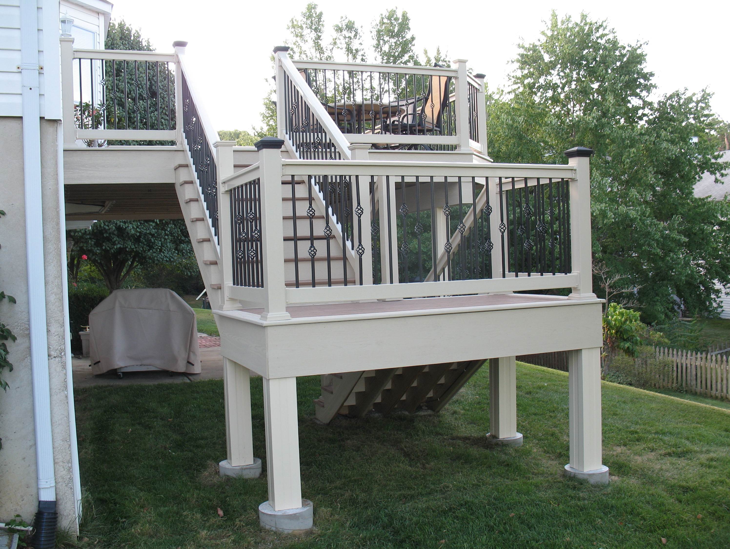 Decking Chesterfield Fence And Deck For Beauty Exterior Design throughout proportions 2992 X 2249