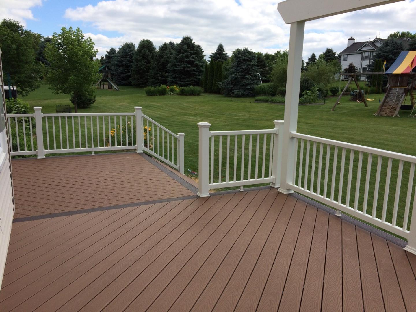 Decking in dimensions 1440 X 1080