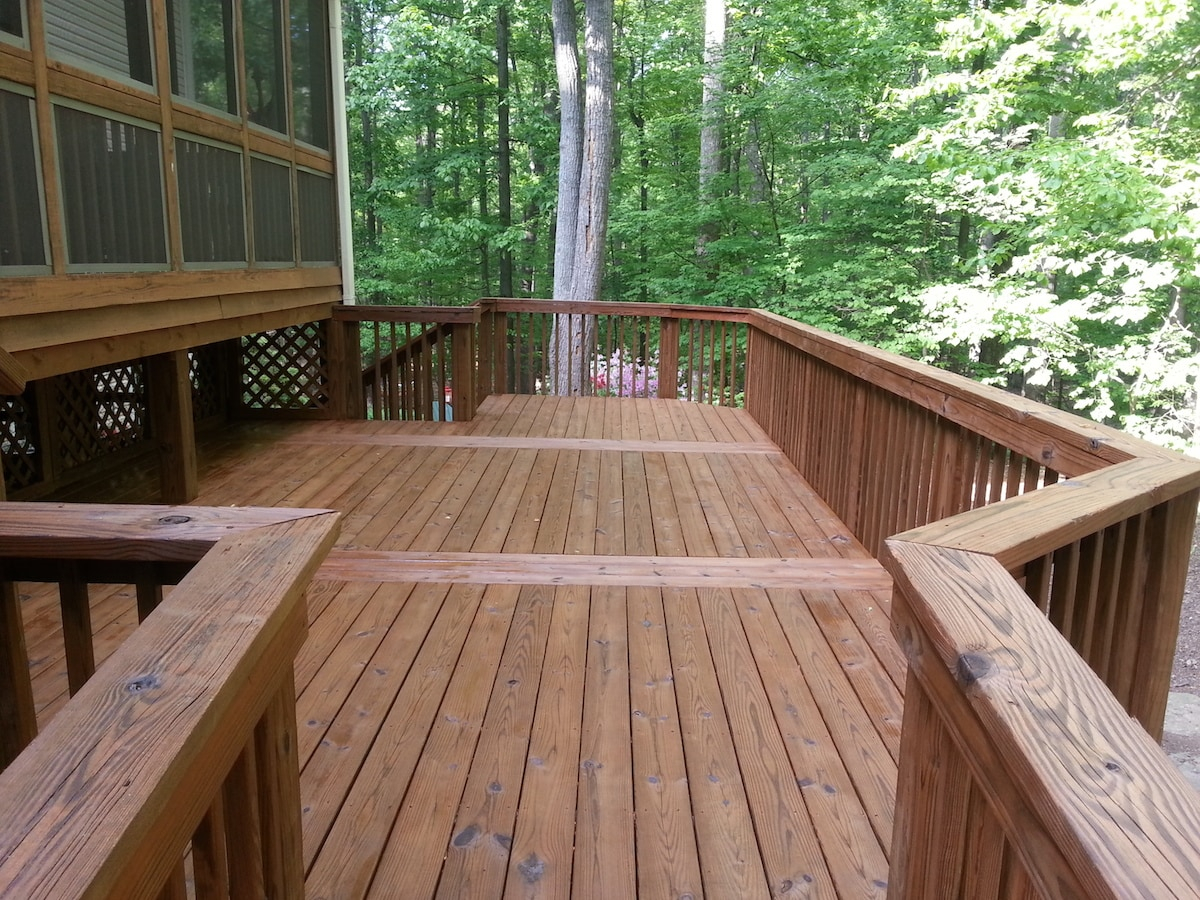 Dont Clean Your Wood Deck With Bleach Angies List regarding dimensions 1200 X 900