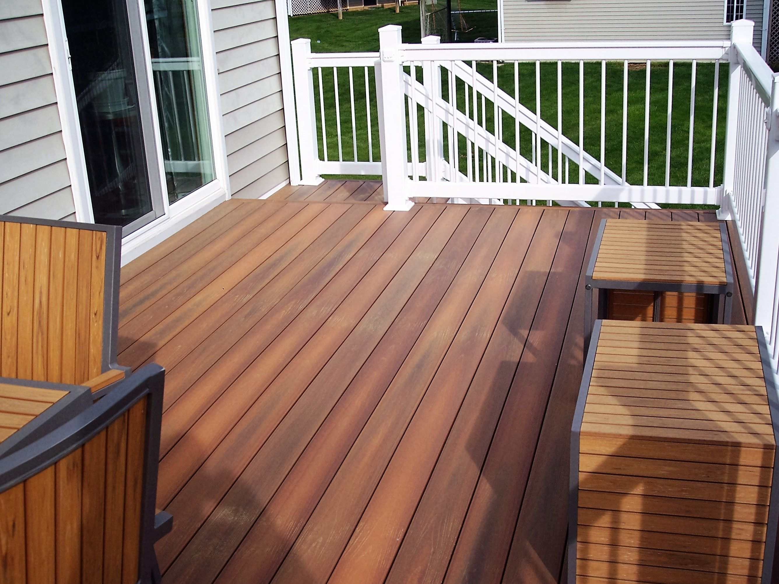 Fiberon Ipe Decking With White Vinyl Rails Decks In 2019 Ipe with dimensions 2673 X 2005