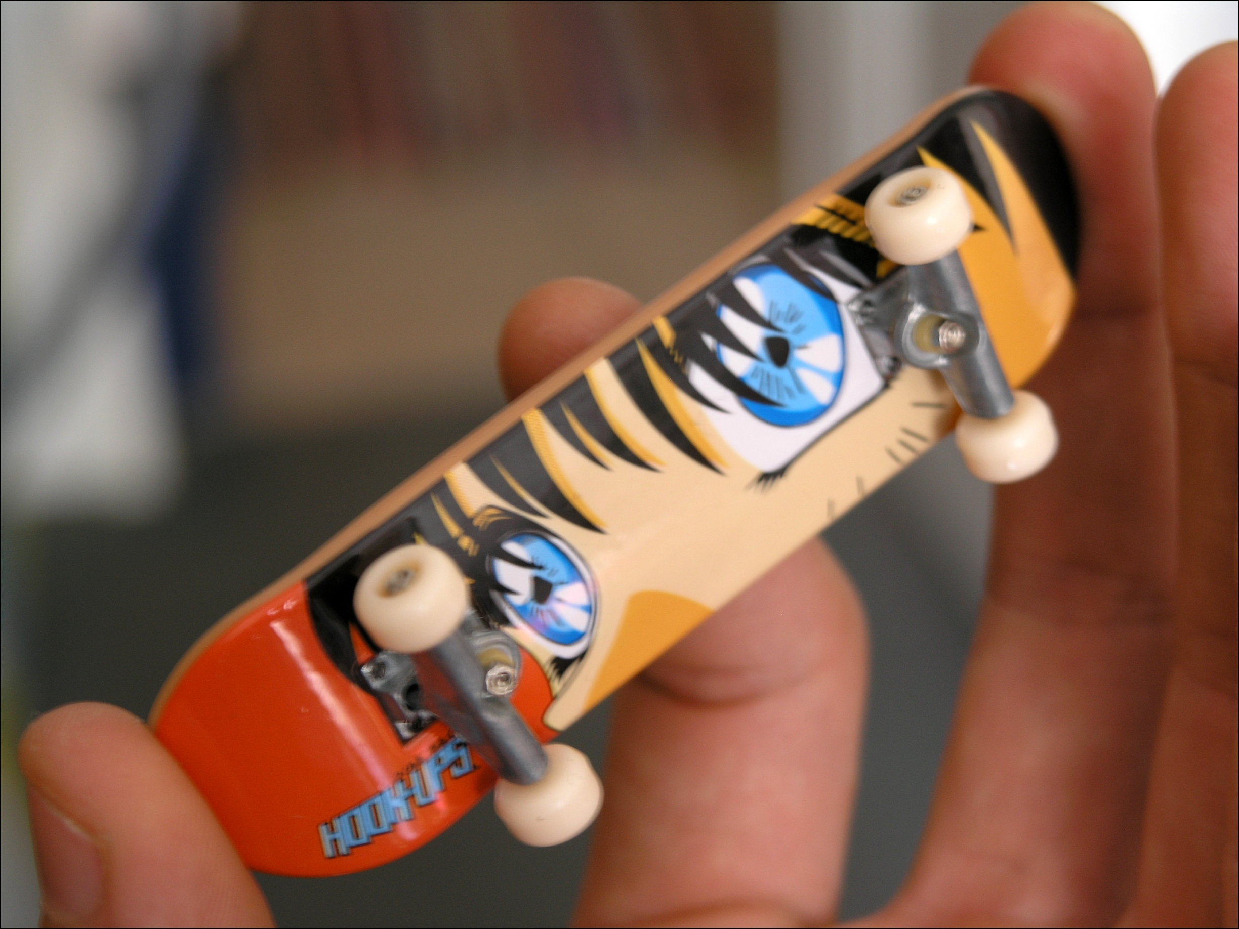 Fingerboard Skateboard Wikipedia for sizing 2448 X 1836