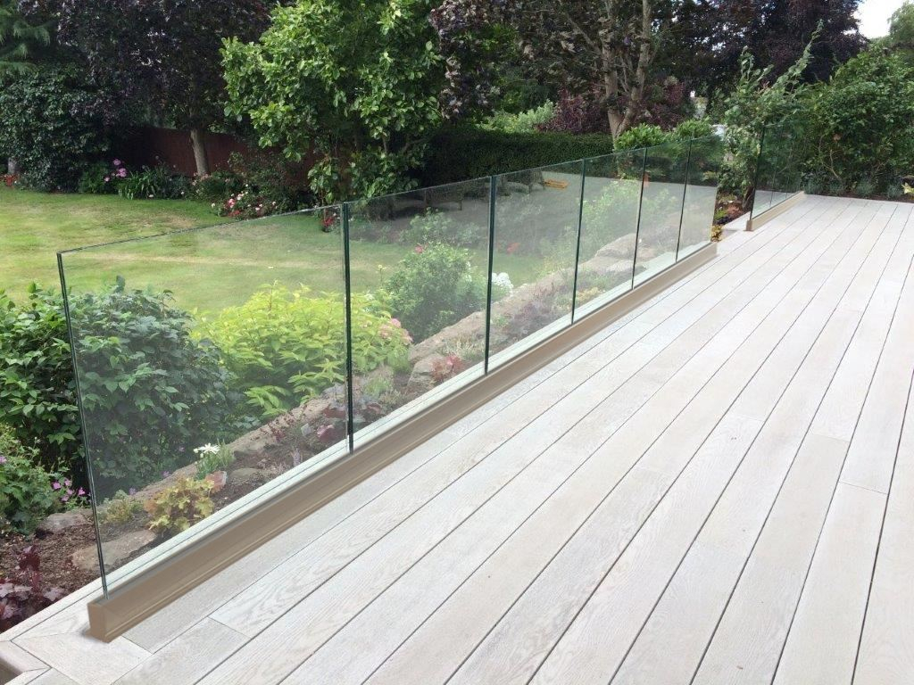 Glass Balustrades for sizing 1024 X 768