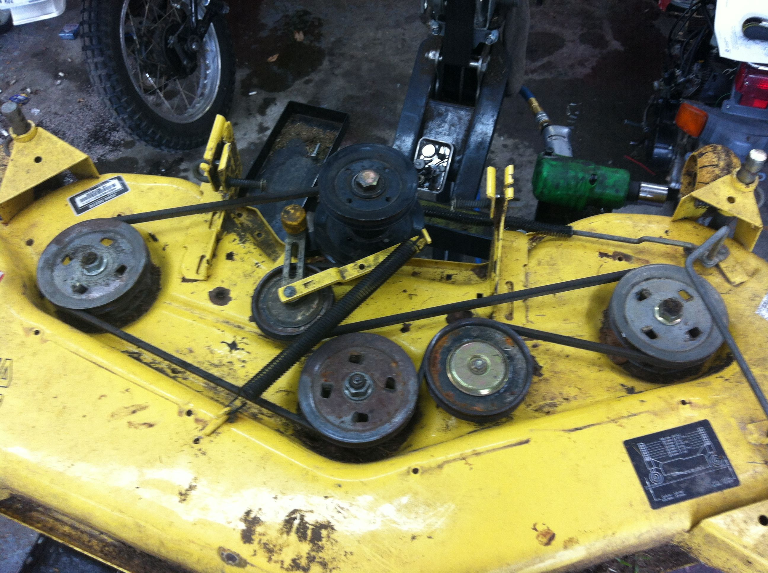 John Deere 245 Belt Diagram For Mower Deck Here Is A Picture throughout proportions 2592 X 1936