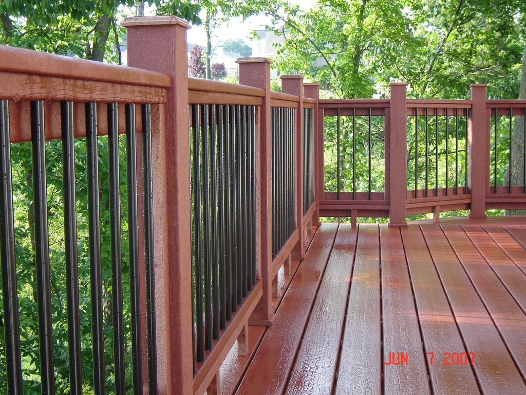 Moisture Shield Decking With Custom Railing Great Deck Ideas with regard to proportions 1024 X 768