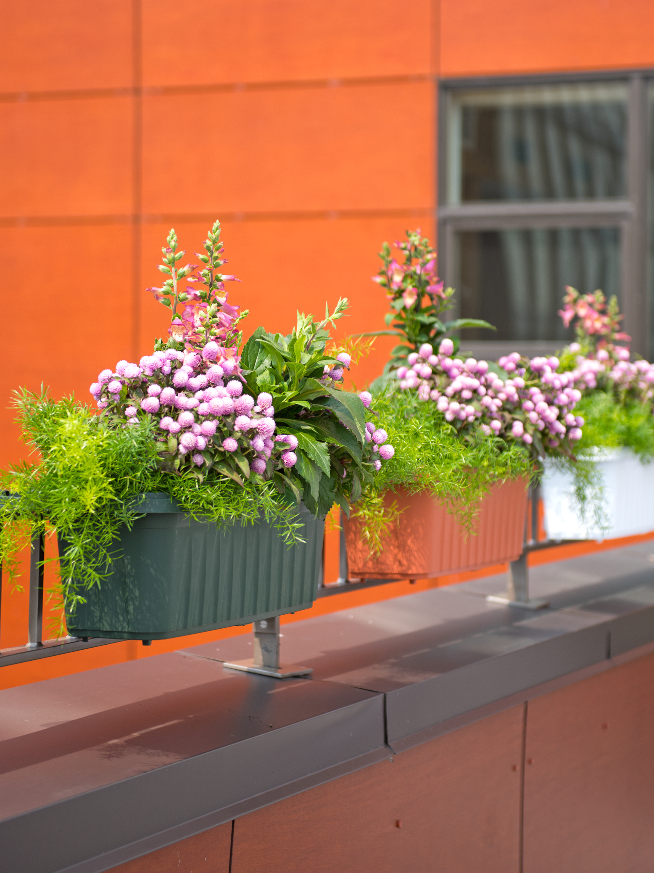 Railing Planters 24 Accommodate 1 To 425 Thick Deck Railings in measurements 2248 X 2997