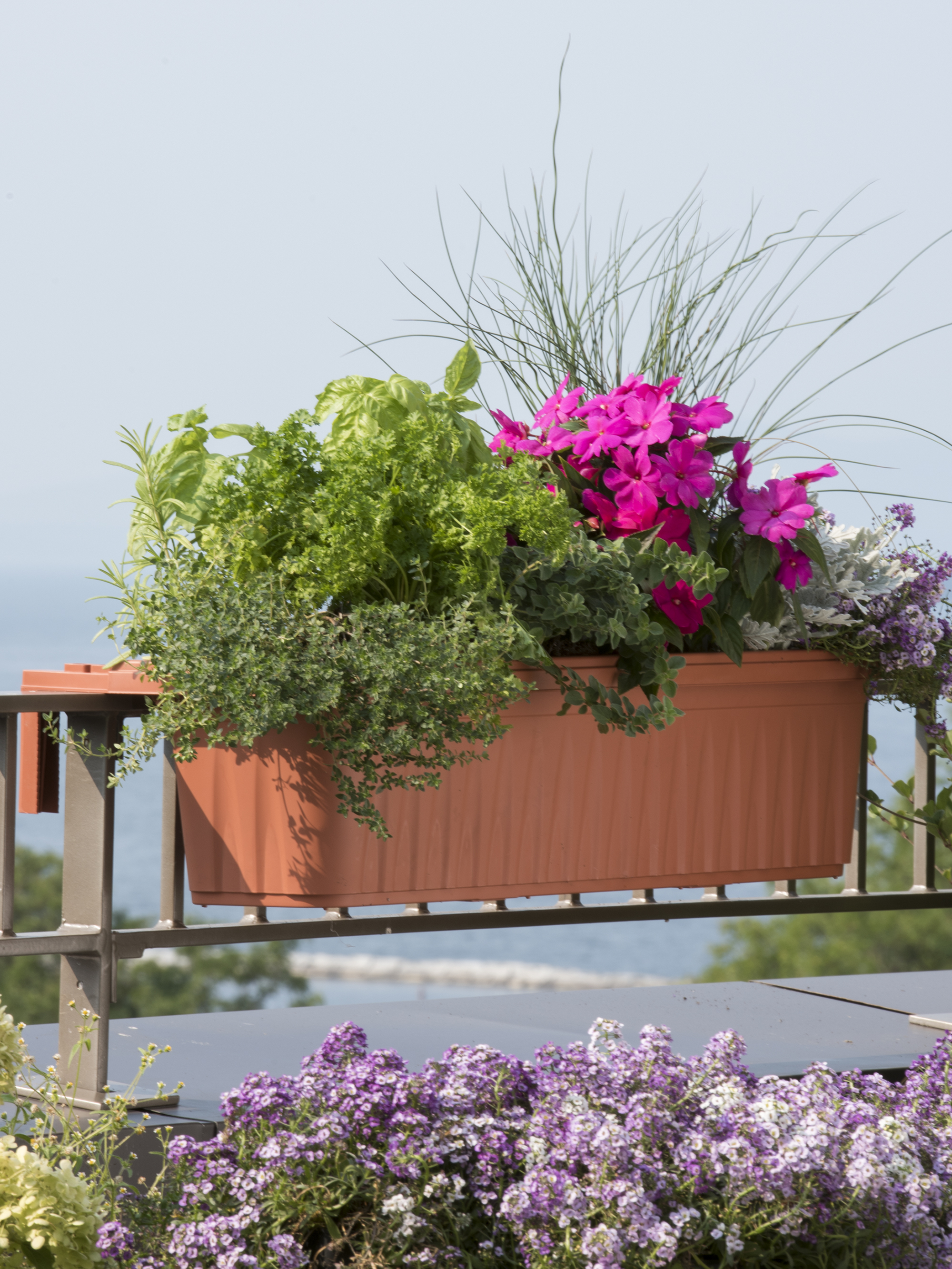 Railing Planters 32 Accommodate 1 To 425 Thick Deck Railings intended for proportions 2000 X 2666