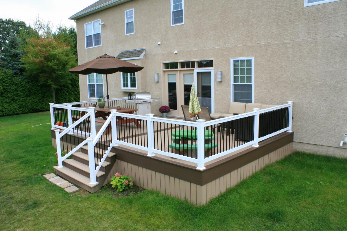 Superior Vinyl Railings Decks R Us with size 1200 X 800