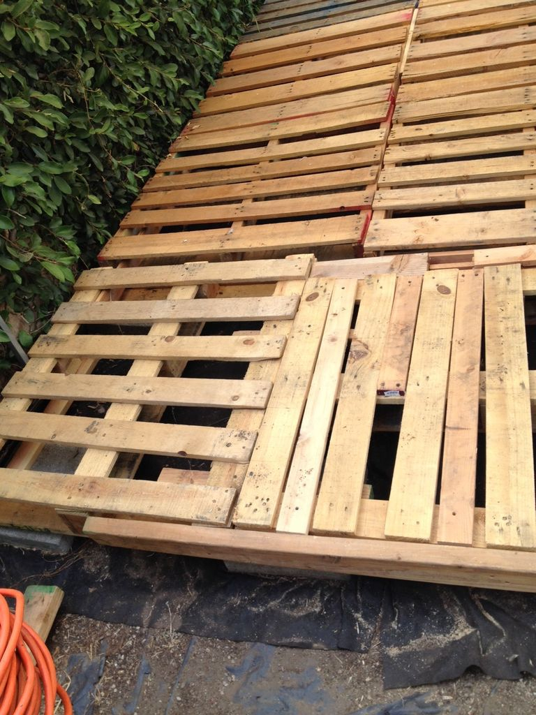Wood Pallet Backyard Deck 4 Steps With Pictures in dimensions 768 X 1024