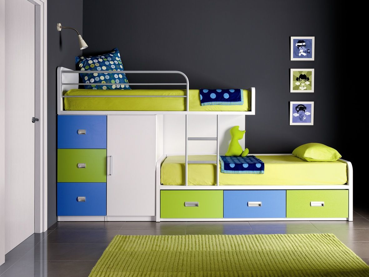 30 Space Saving Beds For Small Rooms Car House Bunk Beds Boys with measurements 1181 X 886