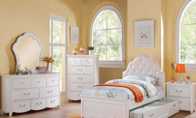 Acme Cecilie 4pc Upholstered Bedroom Set In White within measurements 1000 X 800