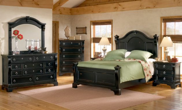 American Woodcrafters Heirloom Collection Poster Bedroom Set In Black With Rub Through Highlights 2900 Posterb throughout proportions 1280 X 1002