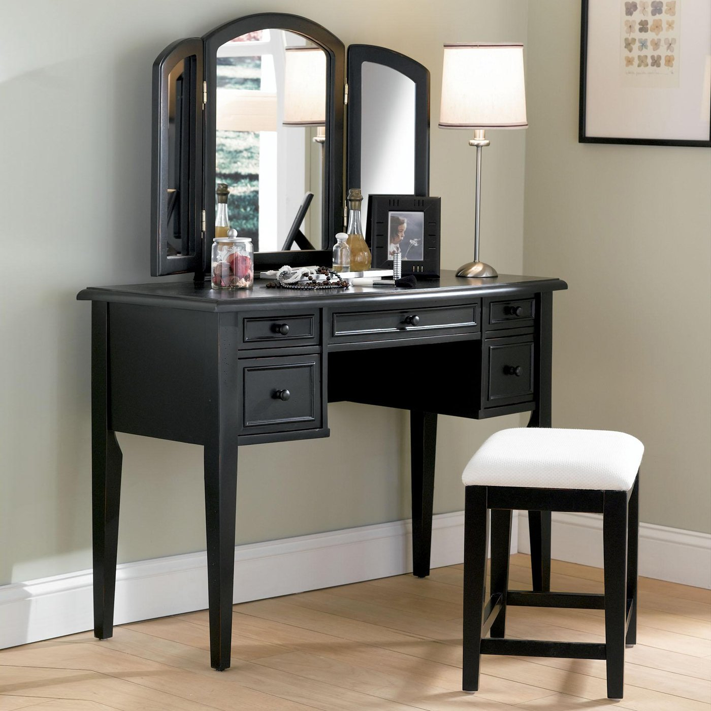 Bedroom Vanity Similar To Vanity Table With Mirror Which Has A Color for size 1400 X 1400