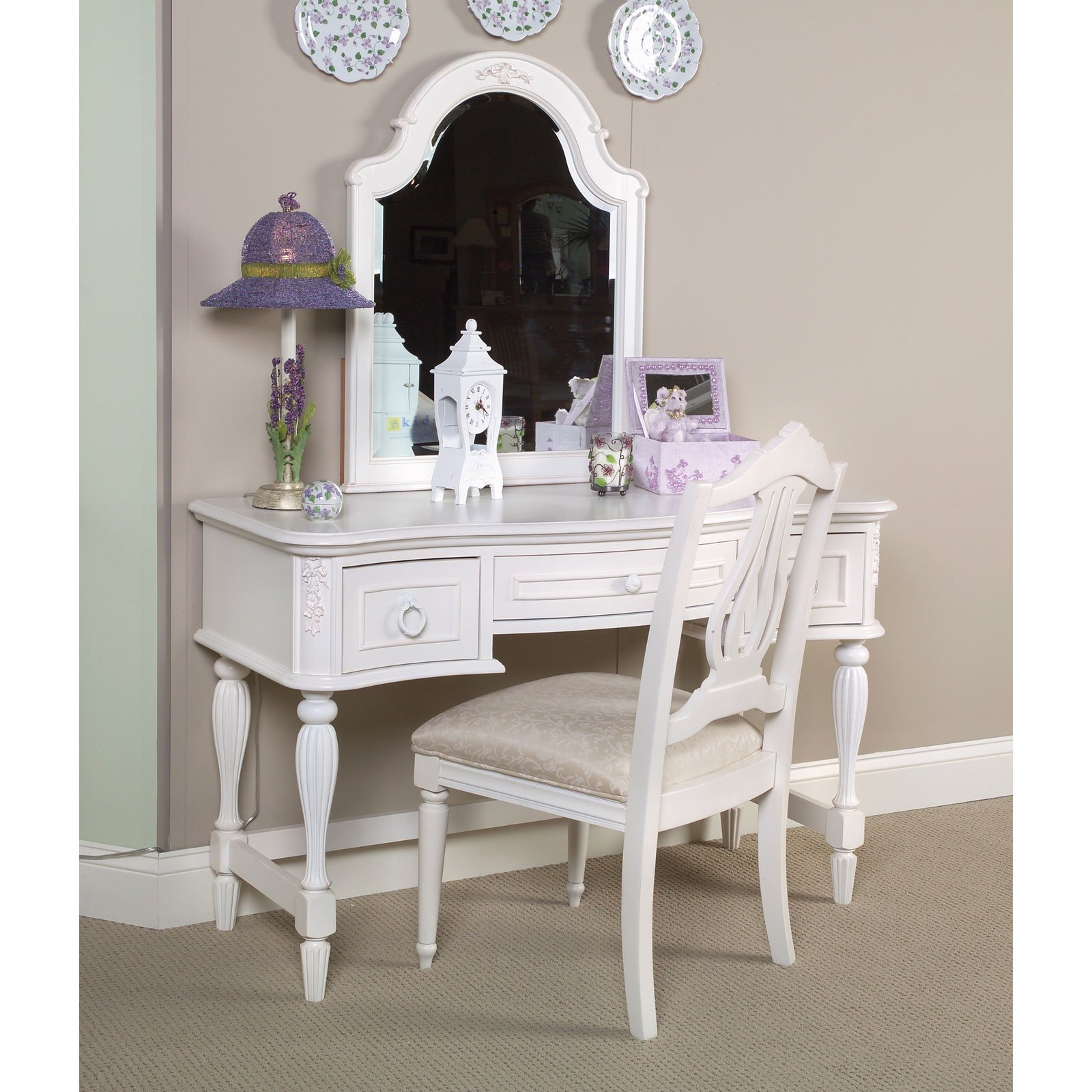 Best Picture Of Vanity Set For Girls Bedroom Sharon Norwood Journal in dimensions 1600 X 1600