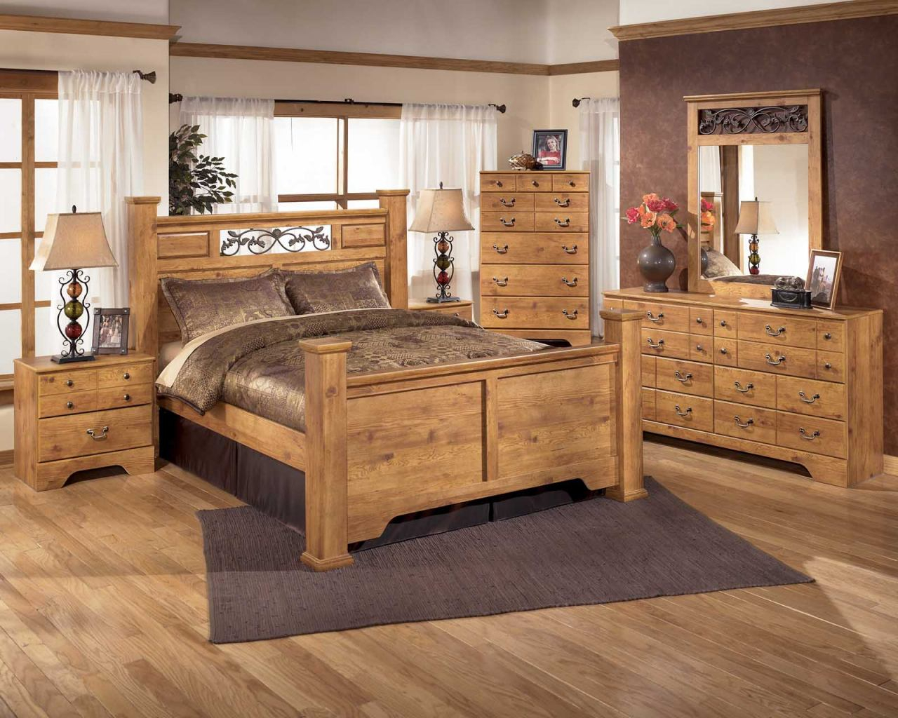 Bittersweet 4 Piece Poster Bedroom Set In Pine Grain pertaining to measurements 1280 X 1024