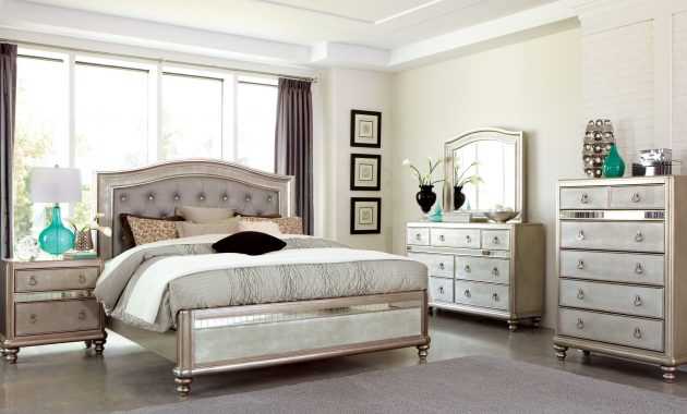 Bling Game Metallic Platinum Panel Bedroom Set 10 Home Bling within proportions 3000 X 2400