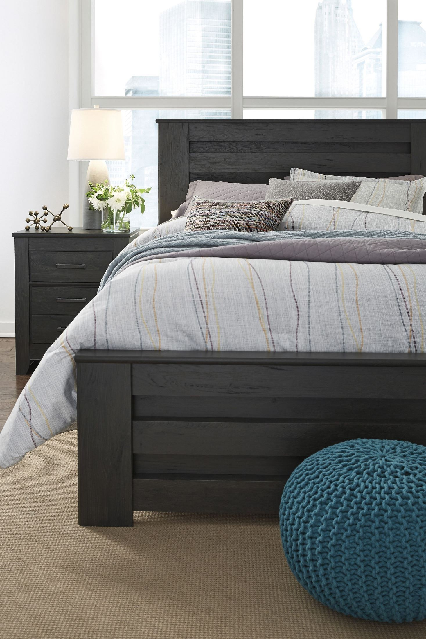 Brinxton Black Poster Bedroom Set throughout sizing 1467 X 2200