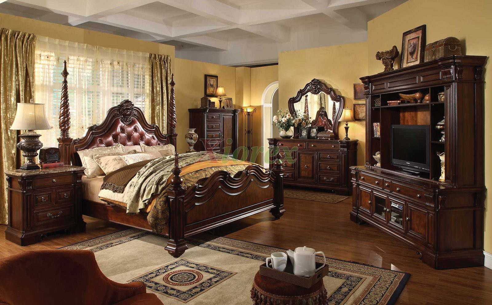 Chic Traditional Bedroom Furniture Traditional Poster Bedroom with dimensions 1600 X 992