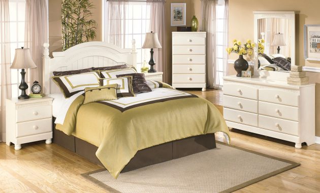 Cottage Retreat Cream Cottage 5 Pc Dresser Mirror Queen Poster Panel Bed 2 Nightstands inside measurements 1200 X 960