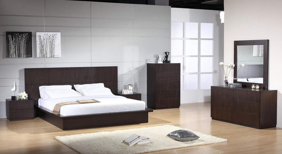 Elegant Wood Luxury Bedroom Furniture Sets pertaining to measurements 1200 X 658