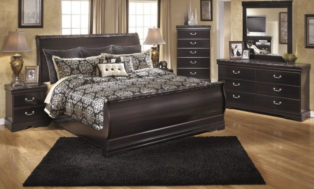 Esmeralda Sleigh King Bedroom Set Cozy Apartment Sleigh Bedroom regarding measurements 1000 X 800