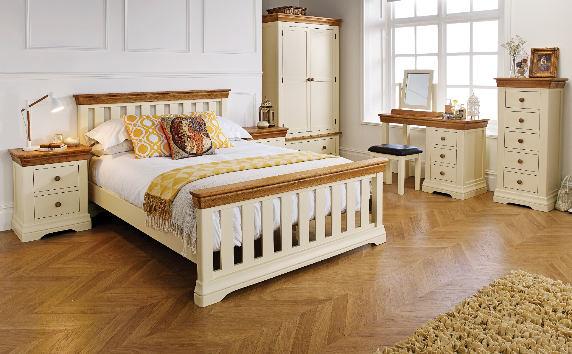 Farmhouse Country Oak Cream Painted 5 Foot King Size Bed for measurements 1920 X 1187