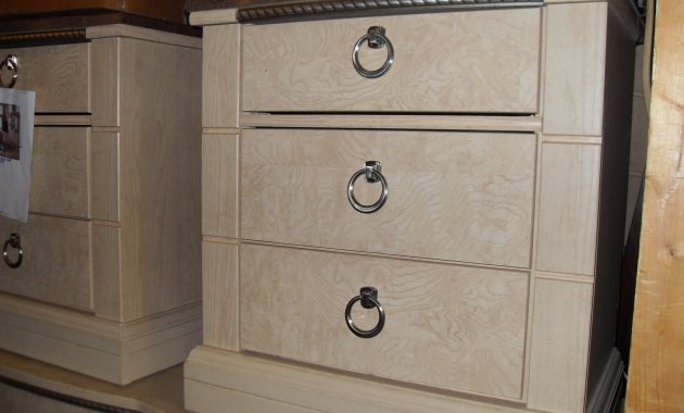 Gmasthriftshop Soldashley Bedroom Set 6 Piece throughout size 1600 X 1067