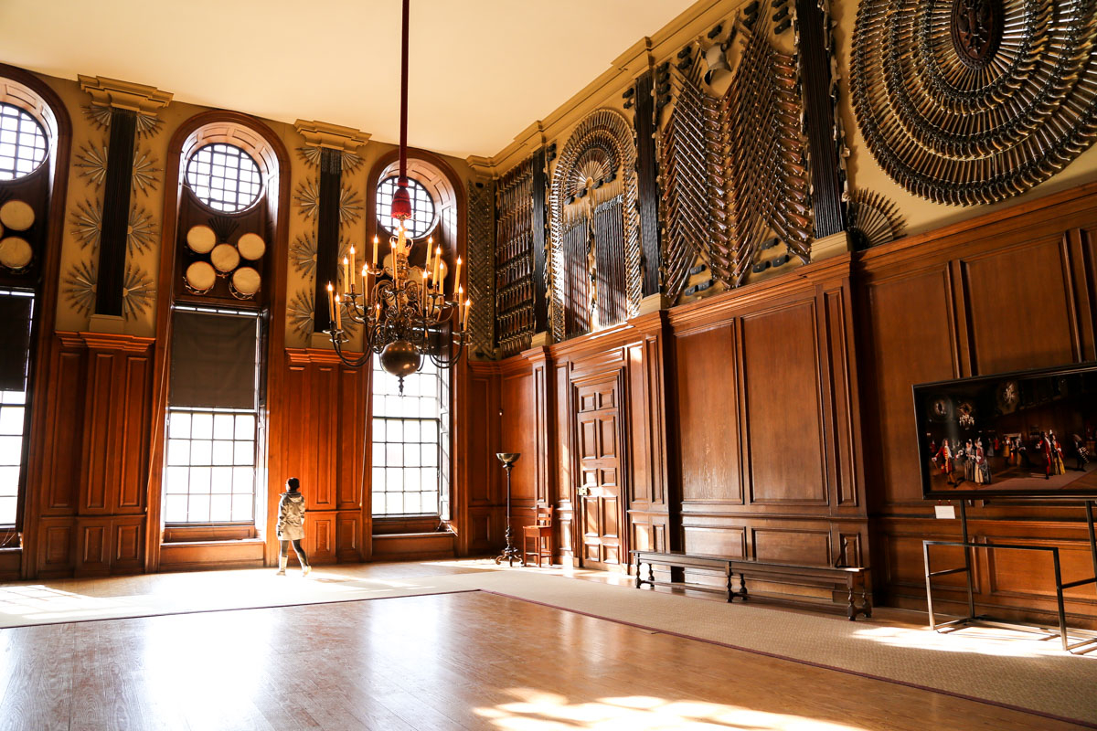 Hampton Court Palace A Tale Of Two Palaces In London The Bedroom pertaining to dimensions 1200 X 800