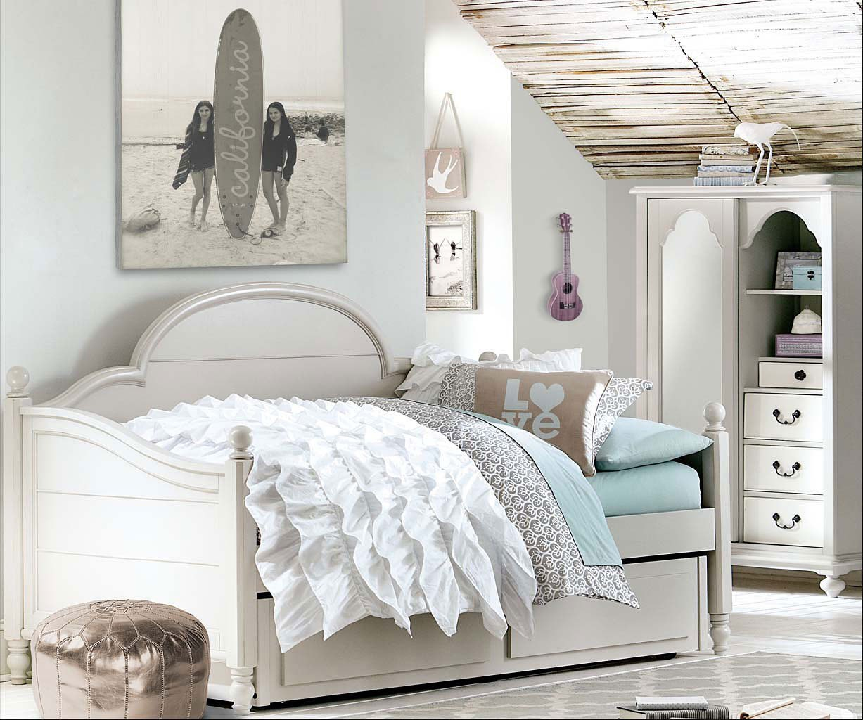 Inspirations Westport Panel Daybed Bedroom Set Mist Gray in size 1227 X 1024