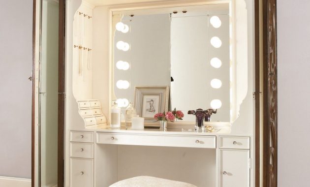 Jessica Mcclintock Couture Bedroom Vanity Set Bedroom Vanity Sets in size 1200 X 1200