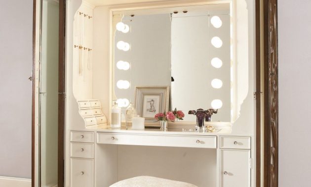 Jessica Mcclintock Couture Bedroom Vanity Set Bedroom Vanity Sets intended for proportions 1200 X 1200