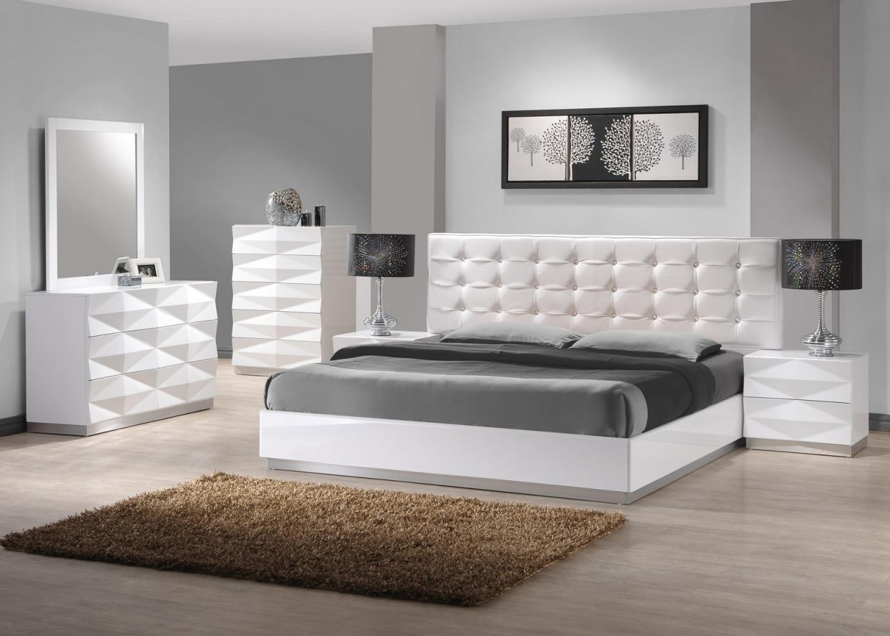 Jm Verona Platform Bedroom Set In White Lacquer in sizing 1279 X 914