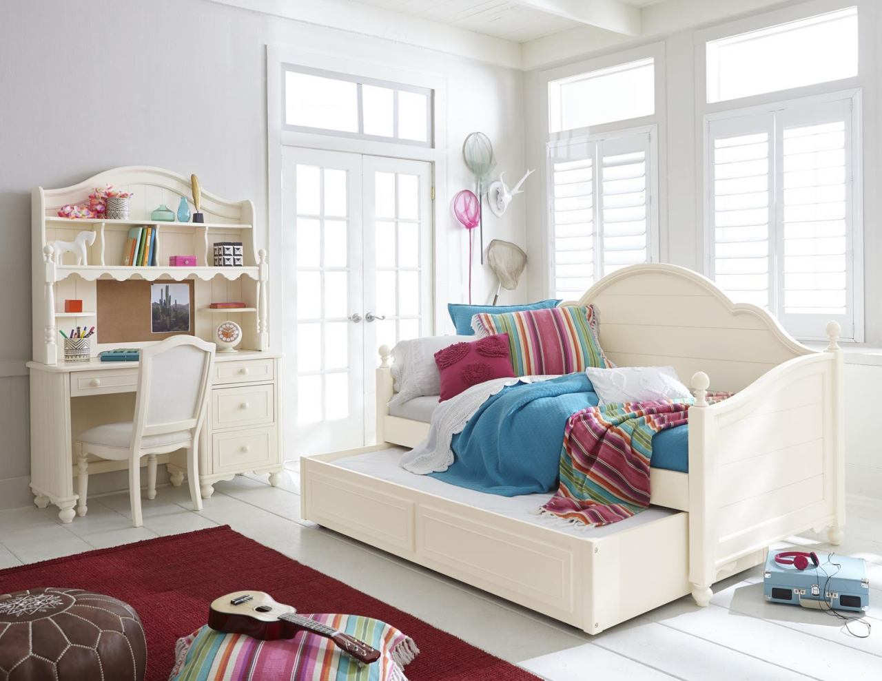 Legacy Classic Kids Summerset 4pc Daybed With Trundle Bedroom Set In Ivory with proportions 1280 X 989