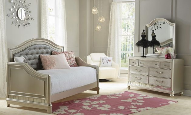 Lil Diva Daybed Bedroom Set Its All About Kids Daybed Room within sizing 1690 X 1024