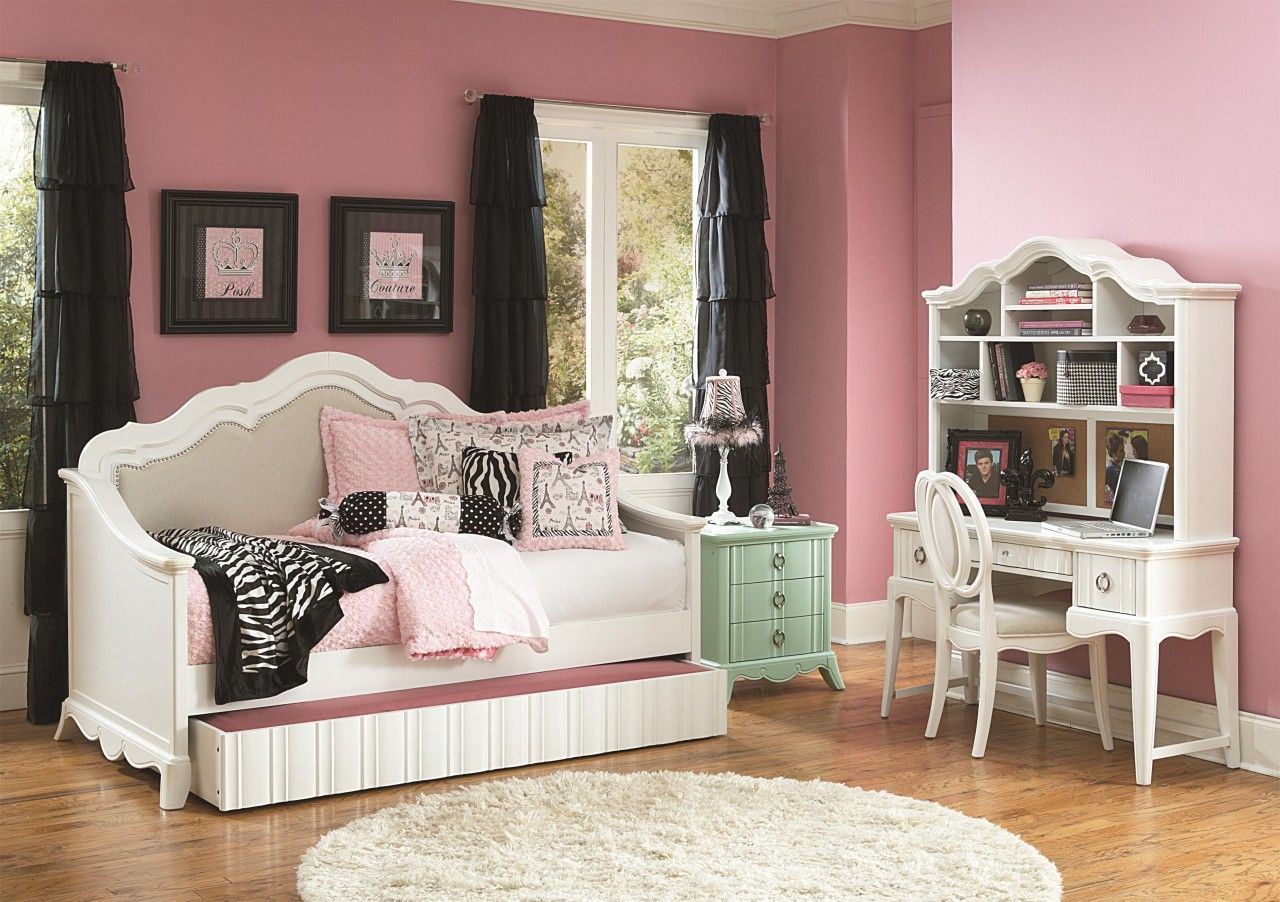 Magnussen Furniture Gabrielle Daybed Bedroom Set In Snow White throughout dimensions 1280 X 902