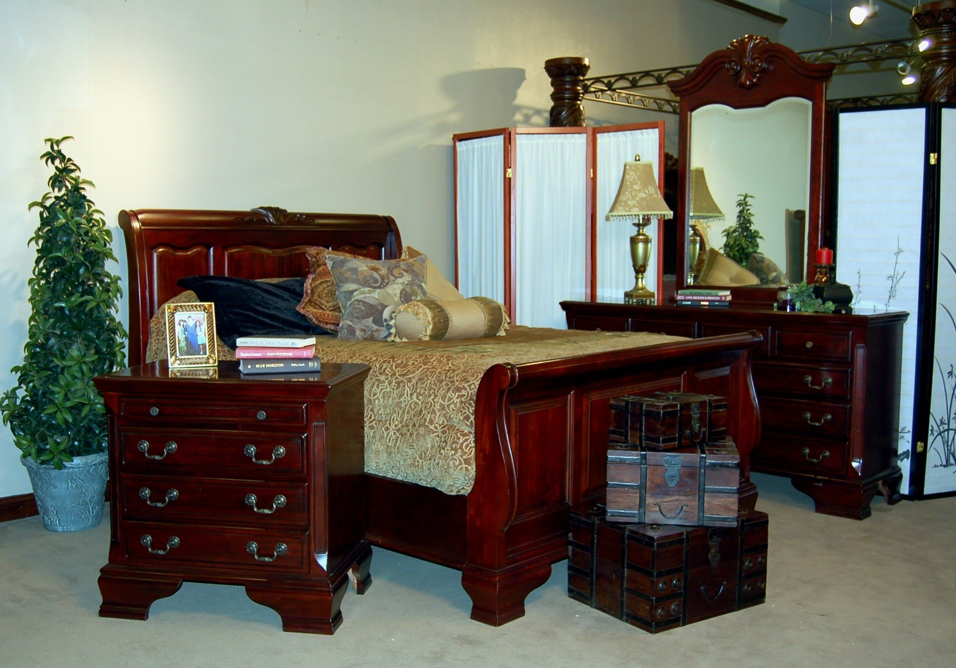 Mahogany Wood Bedroom Furniture Cileather Home Design Ideas regarding dimensions 1920 X 1342