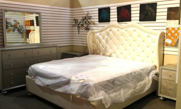 Mcferran White Rhinestone Eastern King Bedroom Set Colleens in proportions 1280 X 853