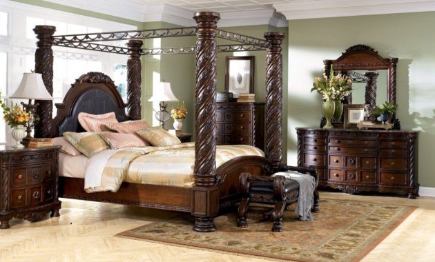 Mid Century King Size Bedroom Sets With 4 Big Pillars Curved Dark for dimensions 1200 X 885