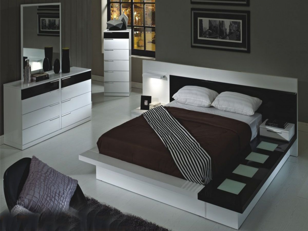 Modern King Size Bedroom Sets Ideas Beautiful Modern King Size King intended for sizing 1024 X 768