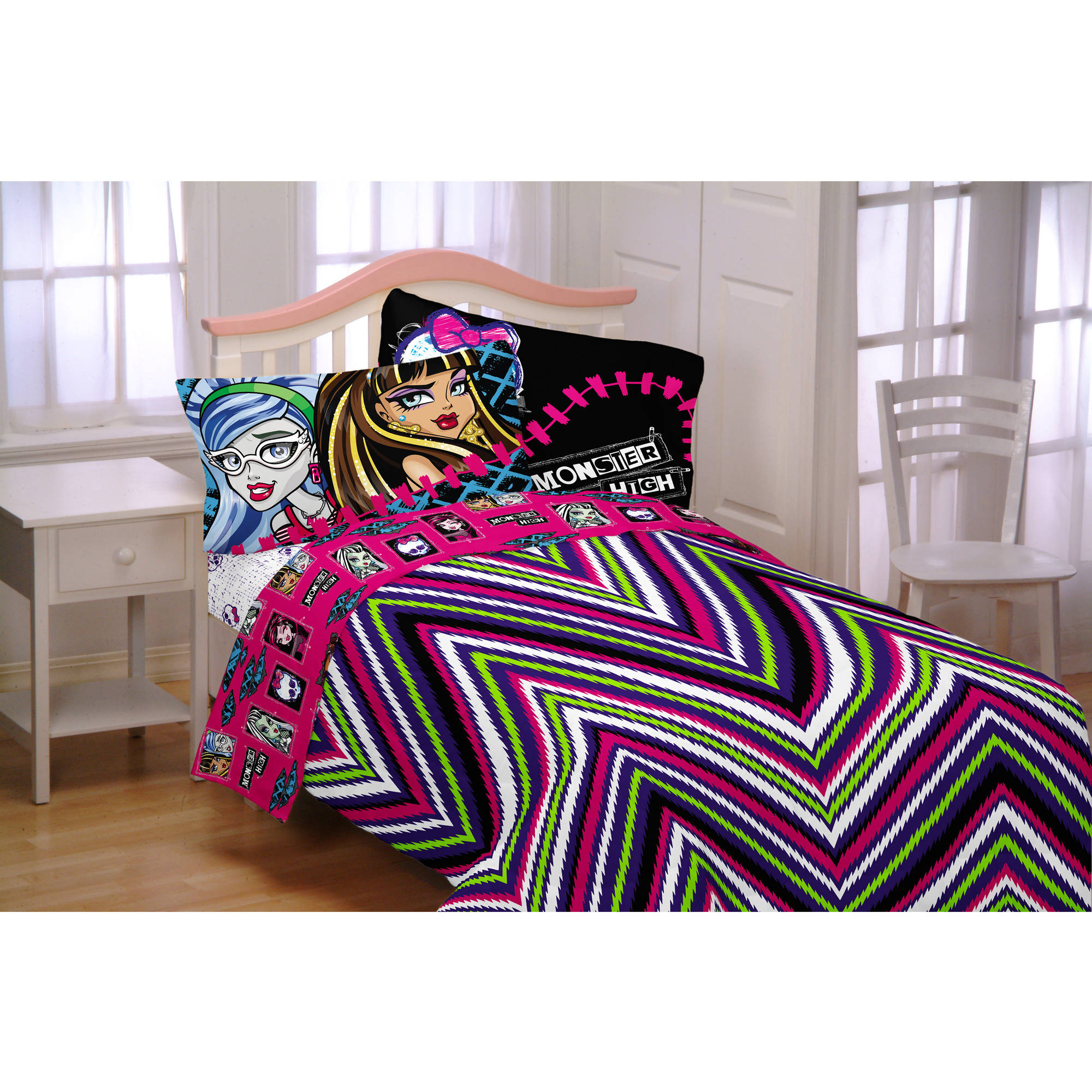 Monster High All Ghouls Allowed Twin Full Microfiber Reversible Bedding Comforter Set 1 Each inside measurements 2000 X 2000